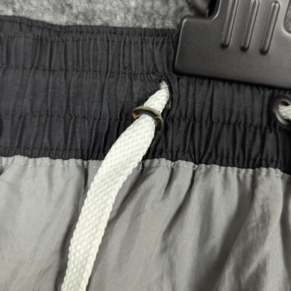 Nike Mens Colorblock Nylon Athletic Shorts Grey Black Mesh Lined Large FLAW
